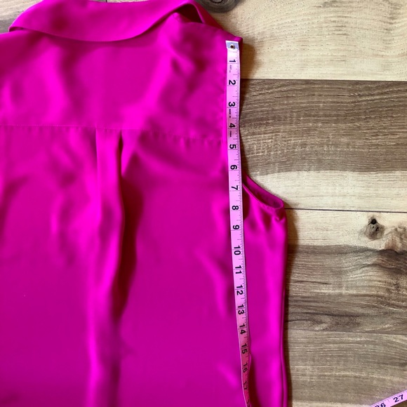 Express Collared Button Tank - Picture 5 of 6